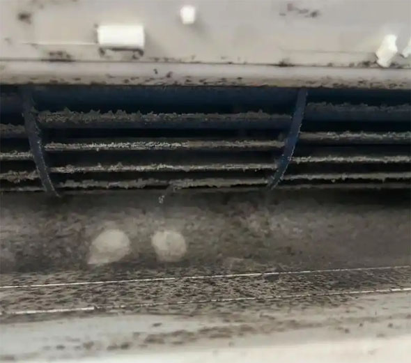 长宁空调吹的风有股烧焦味是怎么回事